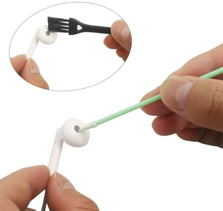 clean AirPods without damaging 